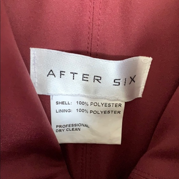 Beautiful burgundy formal dress/bridesmaid dress - Picture 2 of 2